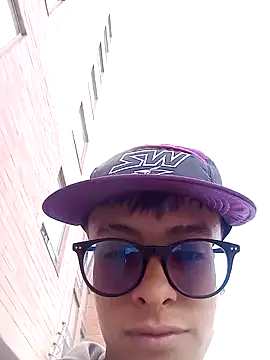 Snapshot of Cuervo_maniaco chatting on December 19, 2024, 5:29 pm Cuervo maniaco online show from December 19, 2024, 5:29 pm