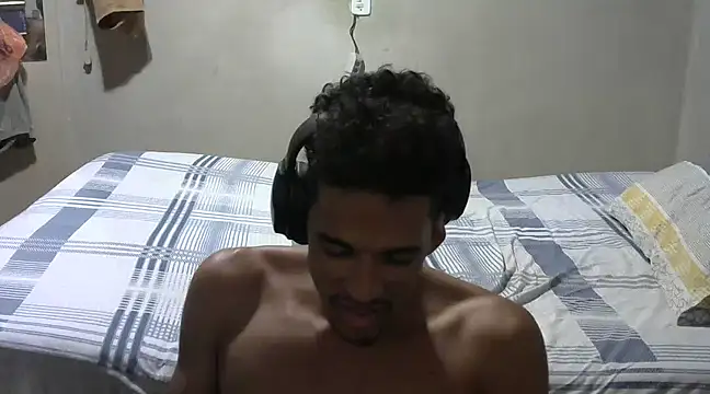 Snapshot of RenziTatte chatting on March 3, 2025, 9:59 pm RenziTatte online show from March 3, 2025, 9:59 pm