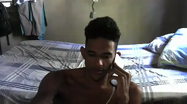 Snapshot of RenziTatte chatting on February 27, 2025, 7:58 pm RenziTatte online show from February 27, 2025, 7:58 pm