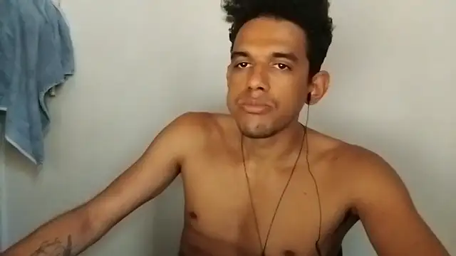 Snapshot of RenziTatte chatting on October 6, 2025, 4:41 pm RenziTatte online show from October 6, 2025, 4:41 pm