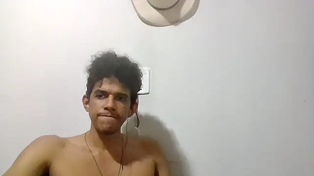 Snapshot of RenziTatte chatting on November 11, 2025, 7:41 pm RenziTatte online show from November 11, 2025, 7:41 pm