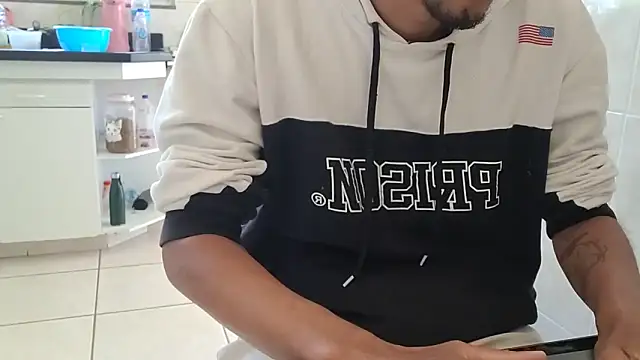 Snapshot of RenziTatte chatting on September 24, 2025, 1:50 pm RenziTatte online show from September 24, 2025, 1:50 pm