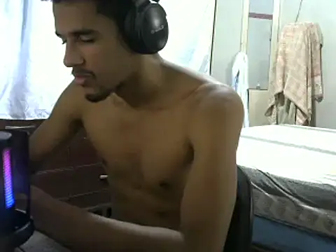 Snapshot of RenziTatte chatting on January 18, 2025, 4:10 pm RenziTatte online show from January 18, 2025, 4:10 pm