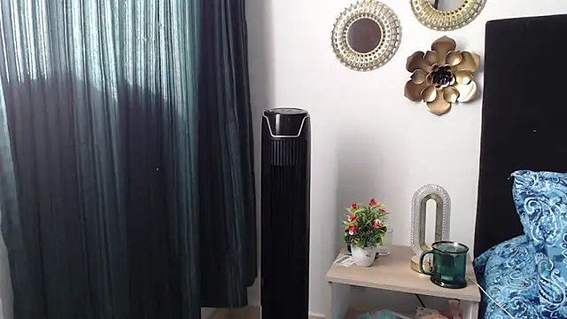 Snapshot of TatianaMonteross chatting on March 10, 2026, 8:24 pm TatianaMonteross online show from March 10, 2026, 8:24 pm