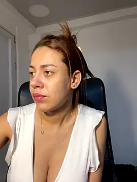 Snapshot of AnnbellaRosse chatting on September 30, 2025, 3:51 pm AnnbellaRosse online show from September 30, 2025, 3:51 pm