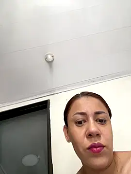 Snapshot of AnnbellaRosse chatting on September 25, 2025, 6:47 pm AnnbellaRosse online show from September 25, 2025, 6:47 pm