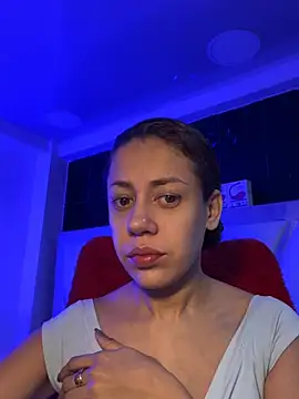 Snapshot of AnnbellaRosse chatting on March 21, 2025, 3:46 pm AnnbellaRosse online show from March 21, 2025, 3:46 pm