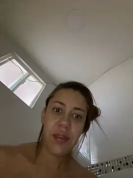 Snapshot of AnnbellaRosse chatting on March 16, 2025, 12:11 pm AnnbellaRosse online show from March 16, 2025, 12:11 pm