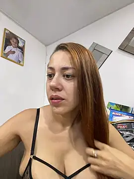 Snapshot of AnnbellaRosse chatting on March 19, 2025, 2:13 pm AnnbellaRosse online show from March 19, 2025, 2:13 pm