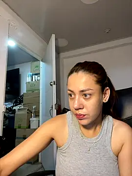 Snapshot of AnnbellaRosse chatting on September 27, 2025, 2:34 pm AnnbellaRosse online show from September 27, 2025, 2:34 pm