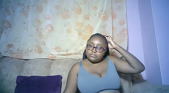 Snapshot of Queenxqu chatting on February 24, 2025, 6:58 pm Queenxqu online show from February 24, 2025, 6:58 pm