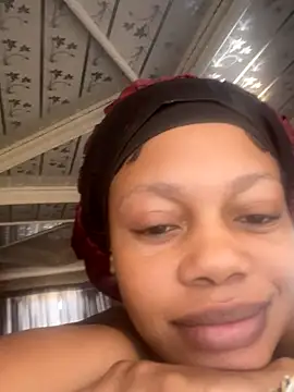 Snapshot of NAUGHTYSHALOTXX chatting on October 8, 2025, 7:43 am NAUGHTYSHALOTXX online show from October 8, 2025, 7:43 am