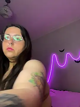 Mizztikaa online show from November 2, 2025, 7:52 pm