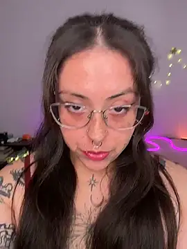 Snapshot of Mizztikaa chatting on July 21, 2026, 5:36 pm Mizztikaa online show from July 21, 2026, 5:36 pm