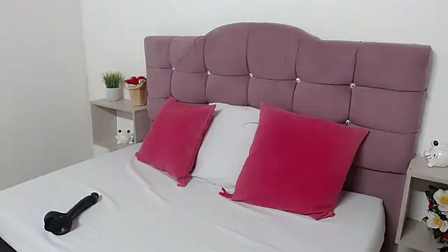 TerezaMendoza  online show from January 1, 2025, 8:47 pm