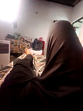 leoytessa 10 online show from October 9, 2025, 9:15 pm