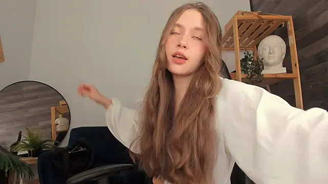 MaryannSoftt online show from November 20, 2025, 4:07 pm