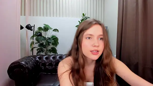 MaryannSoftt online show from February 16, 2025, 6:32 pm