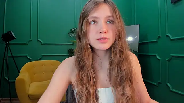 MaryannSoftt online show from February 13, 2025, 6:26 pm