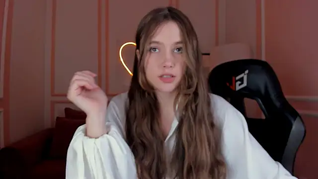 MaryannSoftt online show from September 24, 2025, 4:24 pm