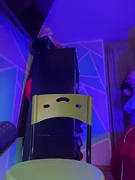 Snapshot of KinkyJessyHotxx chatting on November 14, 2025, 4:32 pm KinkyJessyHotxx online show from November 14, 2025, 4:32 pm