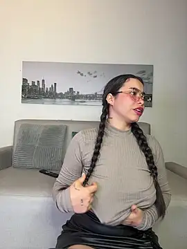 SophieRoyals online show from May 8, 2026, 12:09 pm