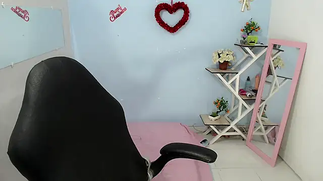 Snapshot of victoria_jones chatting on March 12, 2026, 12:09 pm victoria jones online show from March 12, 2026, 12:09 pm