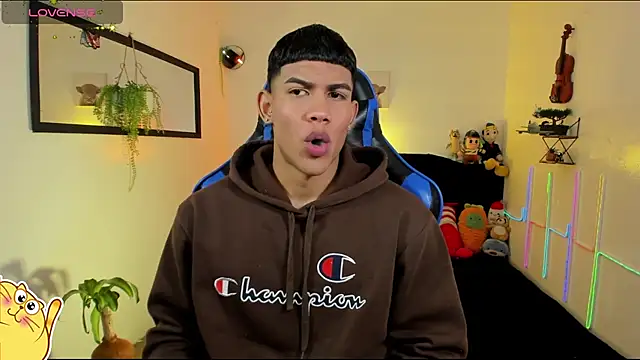 Damian latinxxx online show from March 11, 2026, 3:22 am