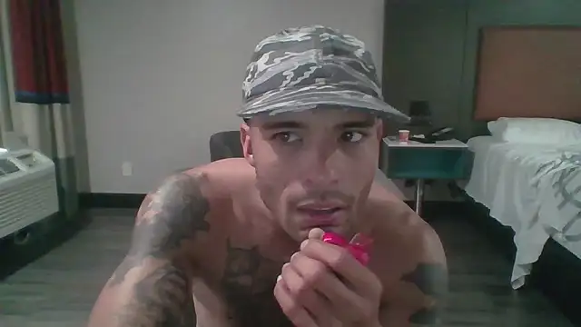 JohnnyDeep187 online show from April 7, 2026, 5:04 pm