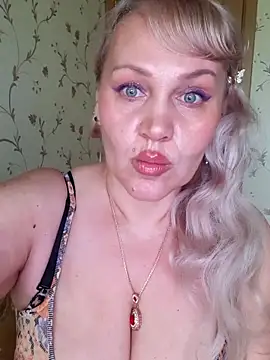 IsabellaBoni online show from June 2, 2026, 6:02 am