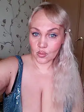 IsabellaBoni online show from February 12, 2026, 7:08 am