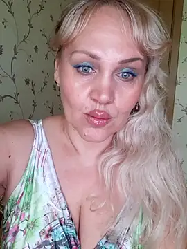 IsabellaBoni online show from June 16, 2026, 6:35 am