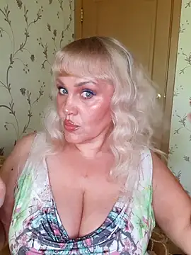 IsabellaBoni online show from July 13, 2026, 7:07 am