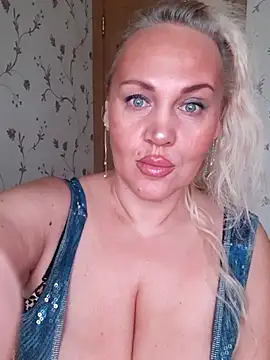 Snapshot of IsabellaBoni chatting on December 14, 2025, 7:25 am IsabellaBoni online show from December 14, 2025, 7:25 am