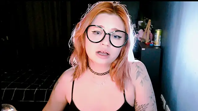 Snapshot of candy_lina chatting on February 9, 2026, 7:45 pm candy lina online show from February 9, 2026, 7:45 pm