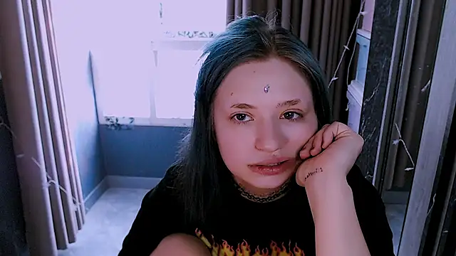 candy lina online show from October 19, 2025, 8:17 am