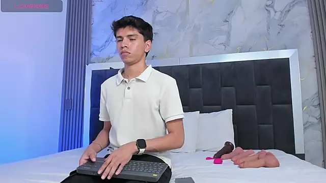 Santy carrington online show from April 14, 2026, 10:15 pm