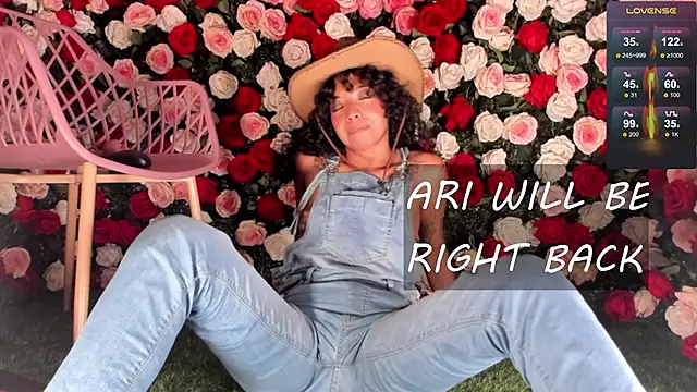Snapshot of Ariella_Ruiz chatting on February 25, 2025, 6:23 pm Ariella Ruiz online show from February 25, 2025, 6:23 pm