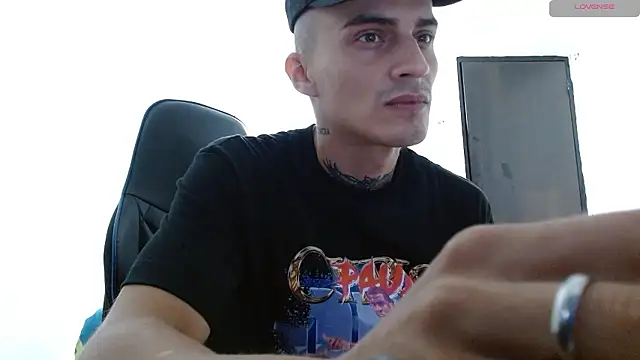 bray hotboy777 online show from January 13, 2026, 11:30 pm