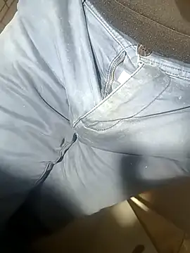 Snapshot of franko1987 chatting on March 12, 2025, 5:35 am franko1987 online show from March 12, 2025, 5:35 am