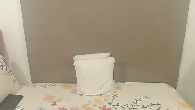 Snapshot of kimberlyjamexxx chatting on October 12, 2025, 3:19 am kimberlyjamexxx online show from October 12, 2025, 3:19 am