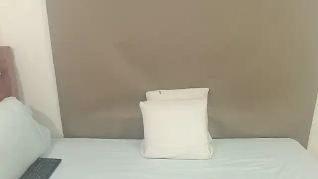 kimberlyjamexxx online show from March 31, 2026, 4:36 am