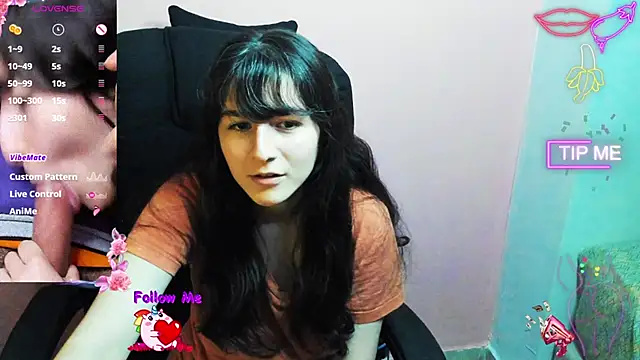 Snapshot of AddictCouple chatting on January 31, 2025, 4:36 am AddictCouple online show from January 31, 2025, 4:36 am