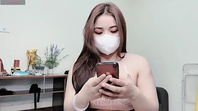 Snapshot of LyLy_Office chatting on February 25, 2025, 2:03 am LyLy Office online show from February 25, 2025, 2:03 am