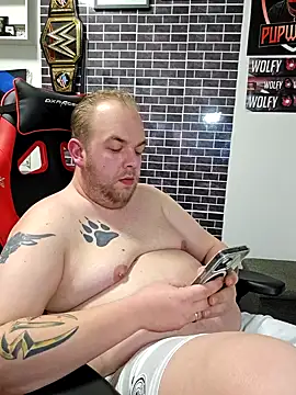 PupW0lfy online show from December 19, 2024, 4:02 pm