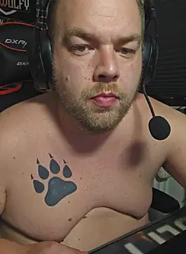 PupW0lfy online show from October 11, 2025, 7:04 pm