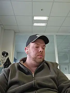 PupW0lfy online show from October 14, 2025, 7:42 am