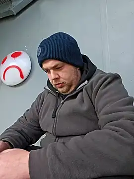 PupW0lfy online show from January 7, 2025, 11:26 am