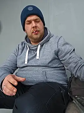 PupW0lfy online show from January 20, 2025, 11:24 am