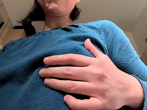 Milky hairy mommy online show from October 1, 2025, 8:08 am